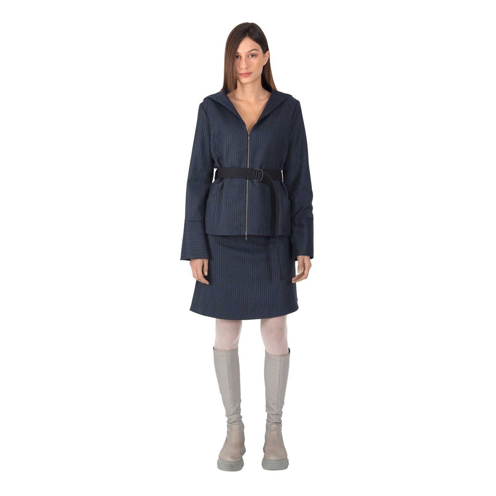 Nadelstreifenblazer und Rock asymmetrisch 