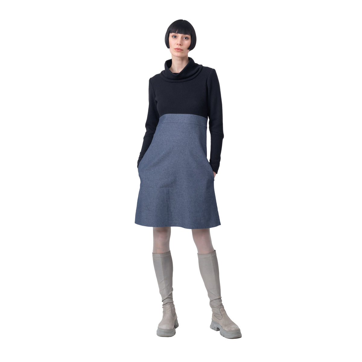 Jeanskleid mit Strickrolli